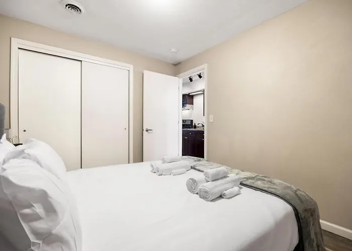 Urban 1bd Moments Away From Dt Peoria
